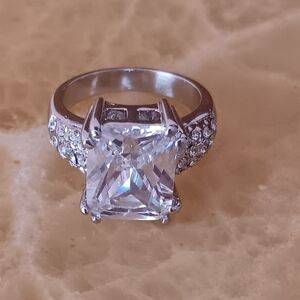 Silver Tone Rhinestone Ring